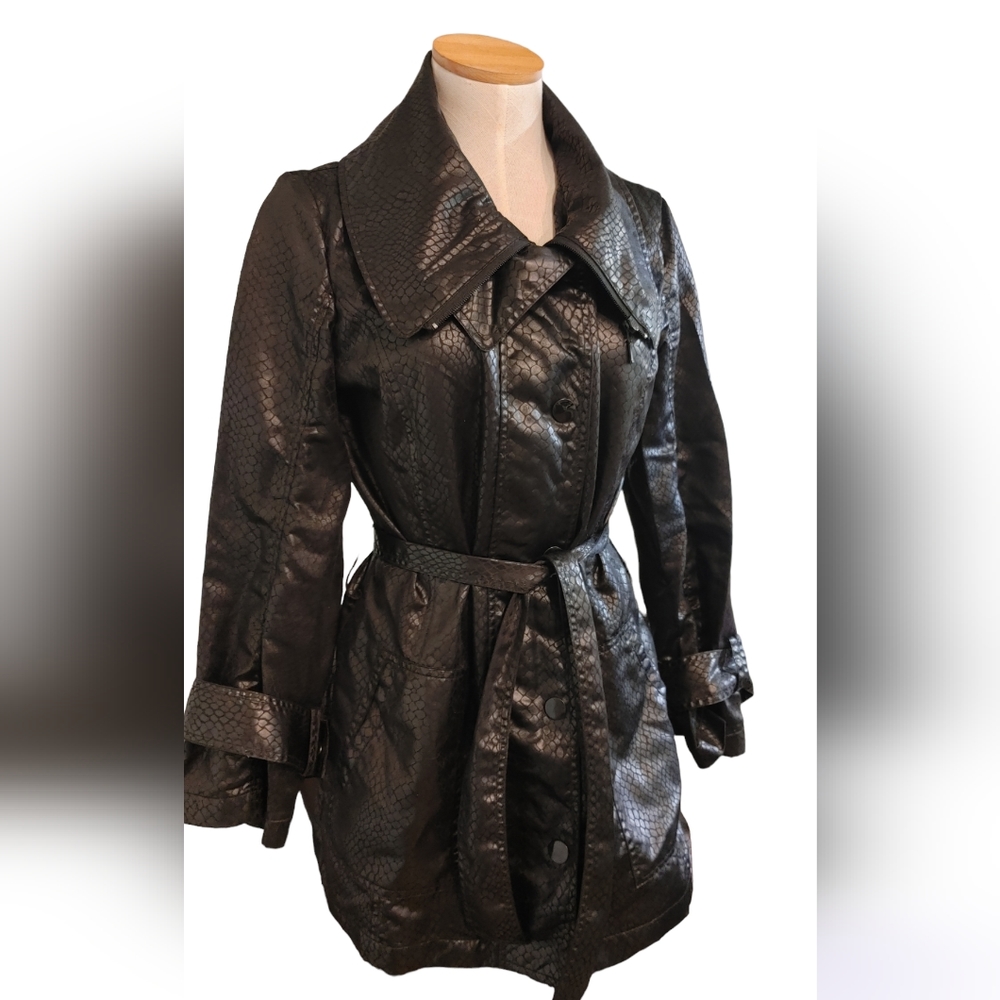 ☔ Chicos Black Belted Snakeskin Rain/Trench Coat